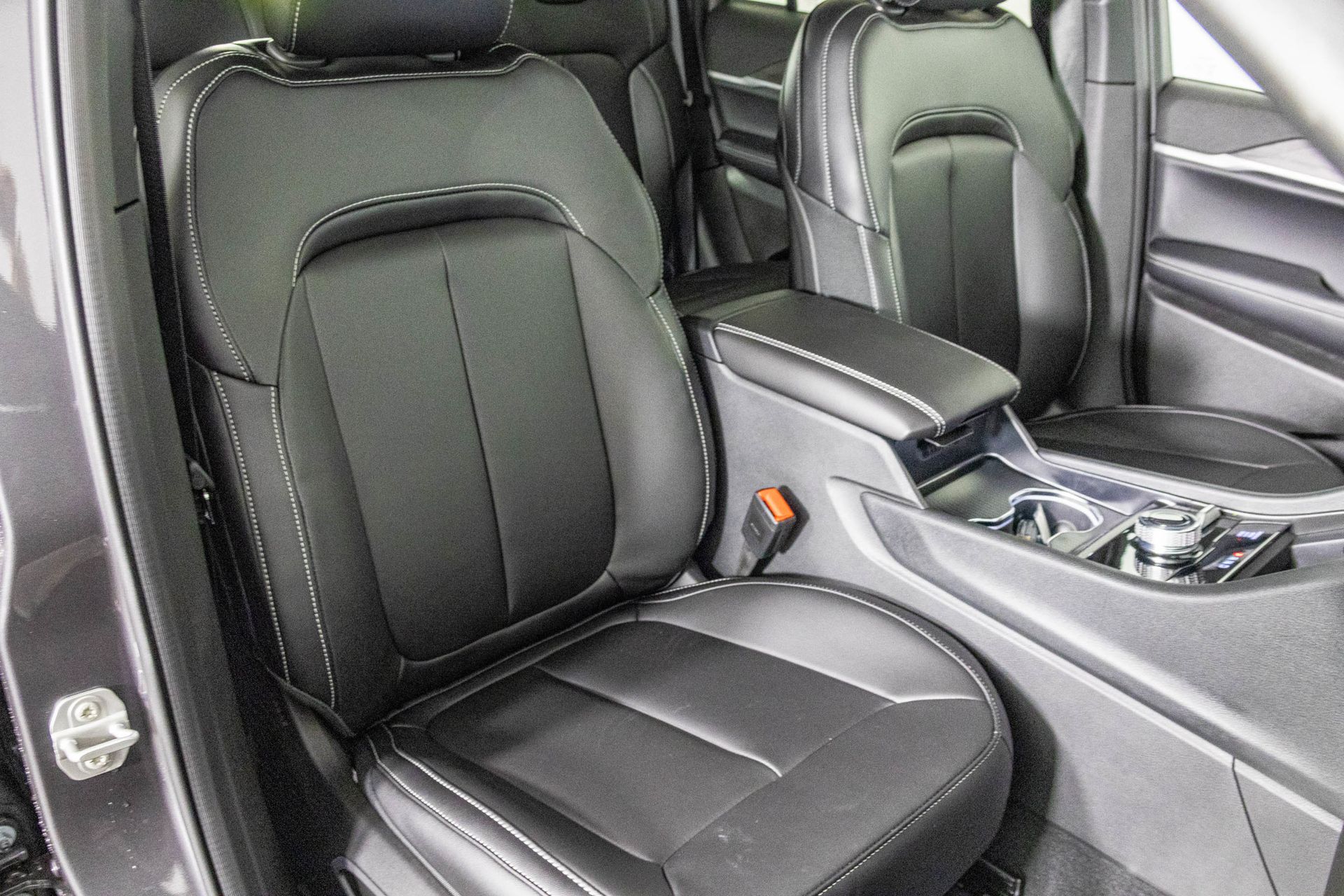 2025 JEEP GRAND CHEROKEE - Image 37