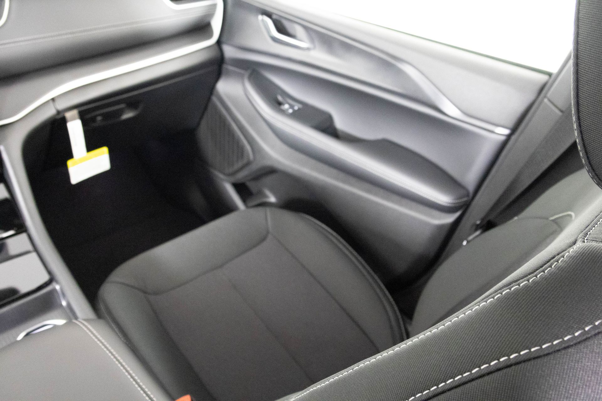 2025 JEEP GRAND CHEROKEE - Image 30