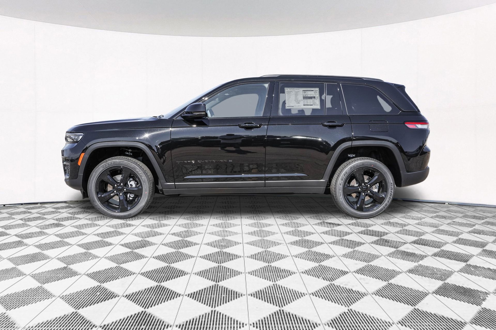 2025 JEEP GRAND CHEROKEE - Image 13