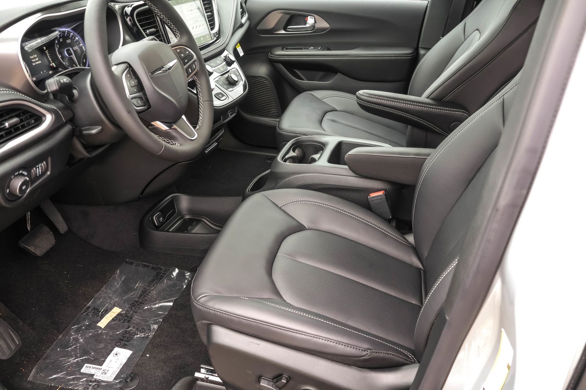 2026 CHRYSLER PACIFICA - Image 4