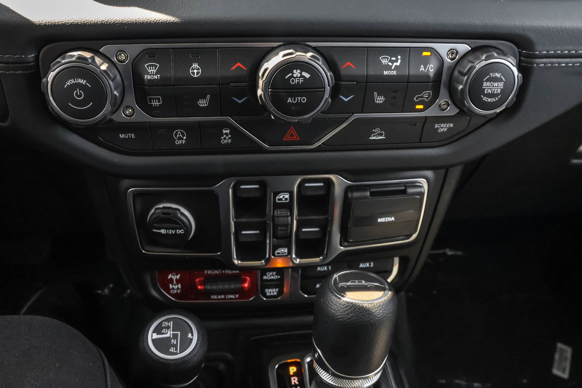 2025 JEEP GLADIATOR - Image 18