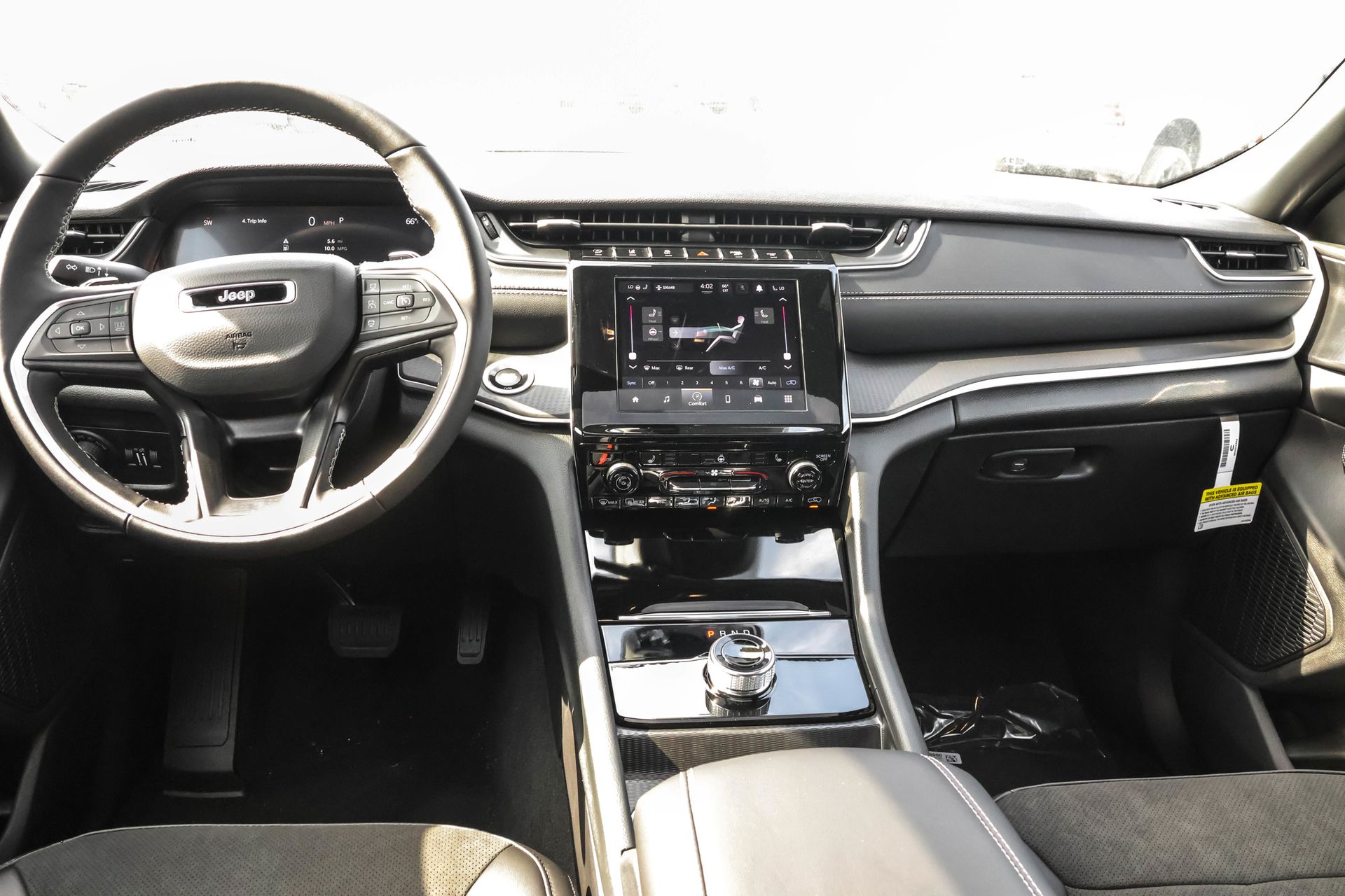 2025 JEEP GRAND CHEROKEE - Image 16