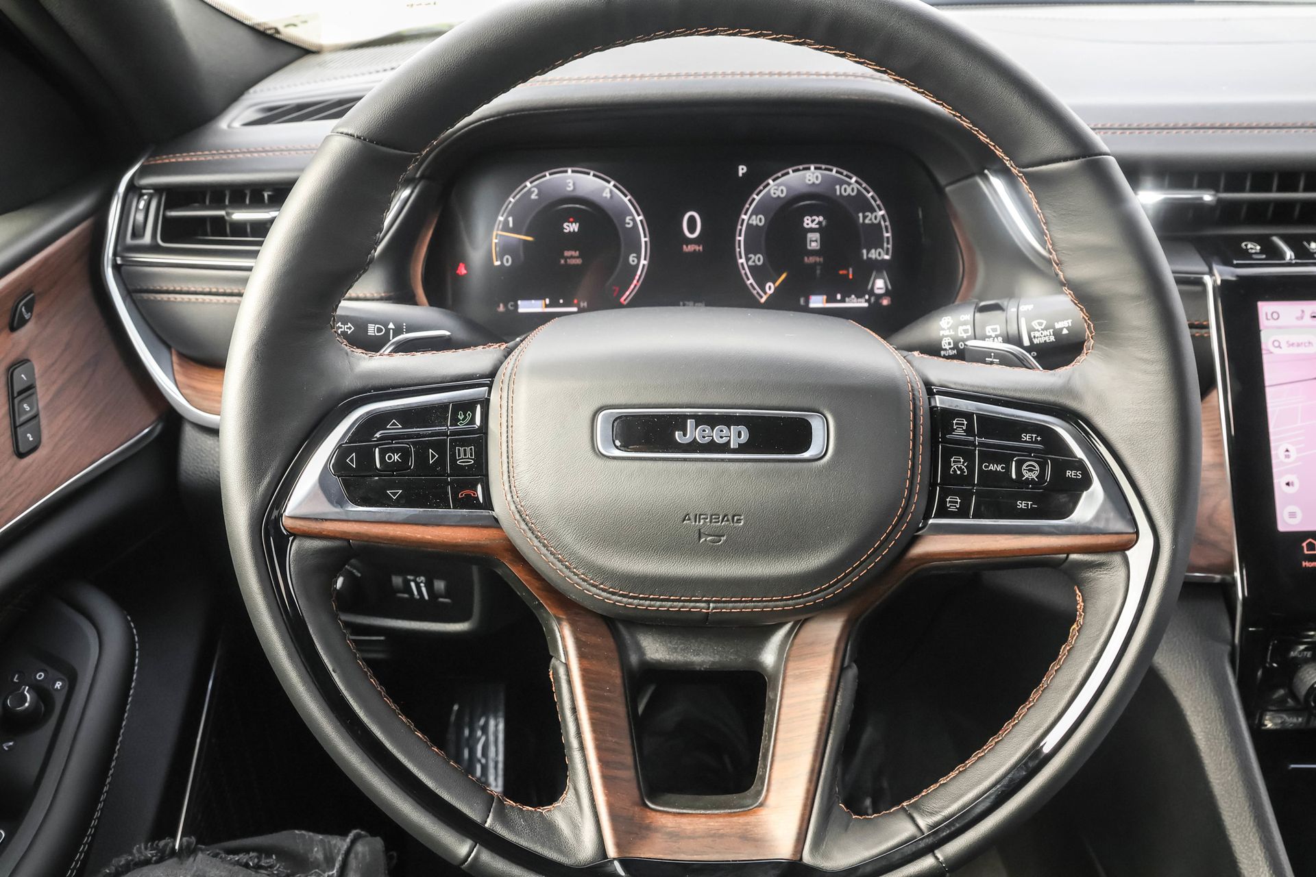 2025 JEEP GRAND CHEROKEE - Image 27