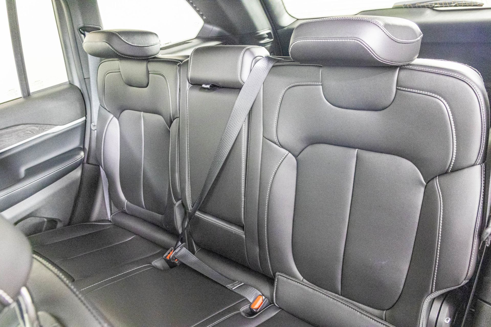 2025 JEEP GRAND CHEROKEE - Image 29