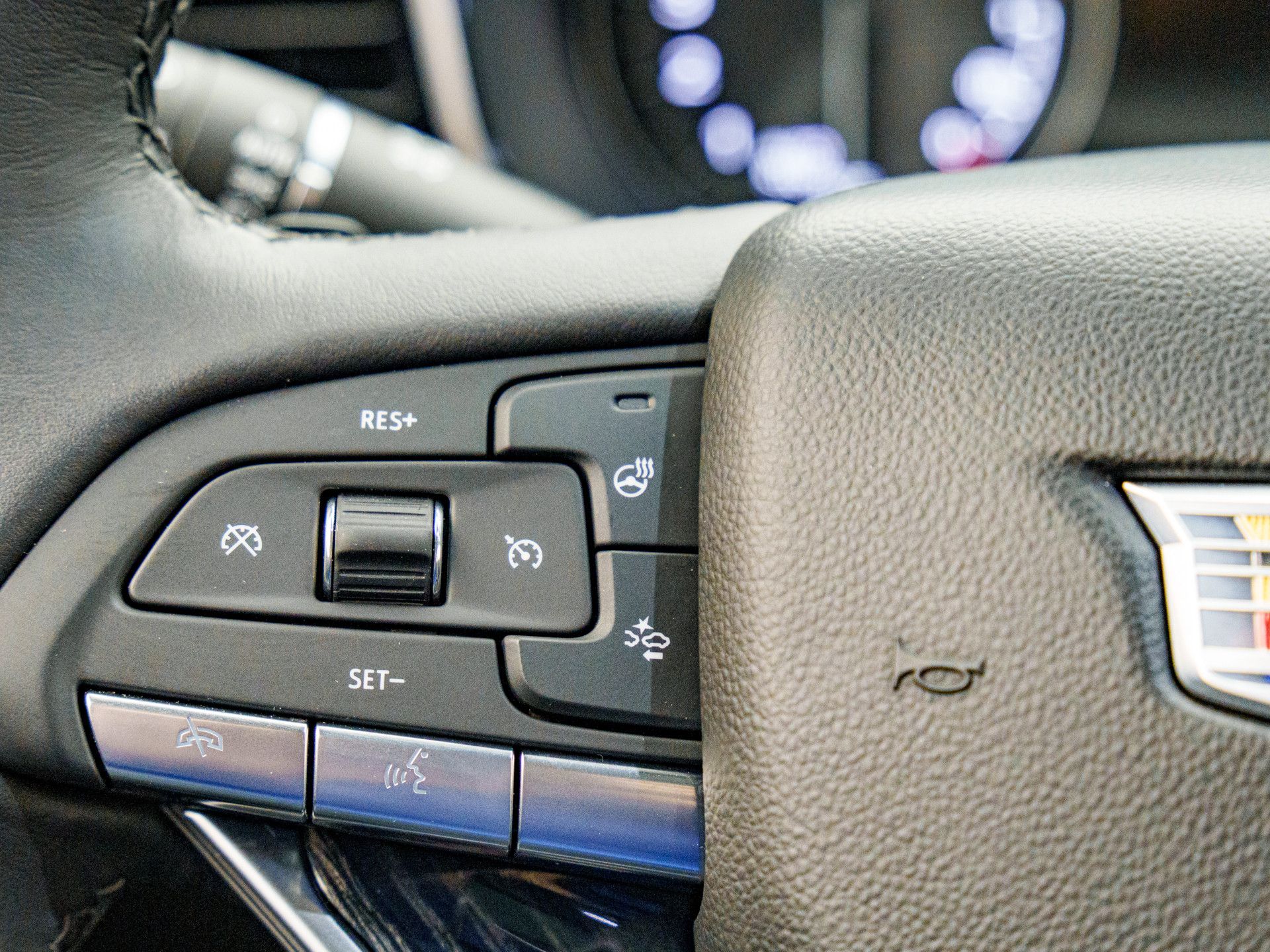 2024 Cadillac XT6 Premium Luxury photo
