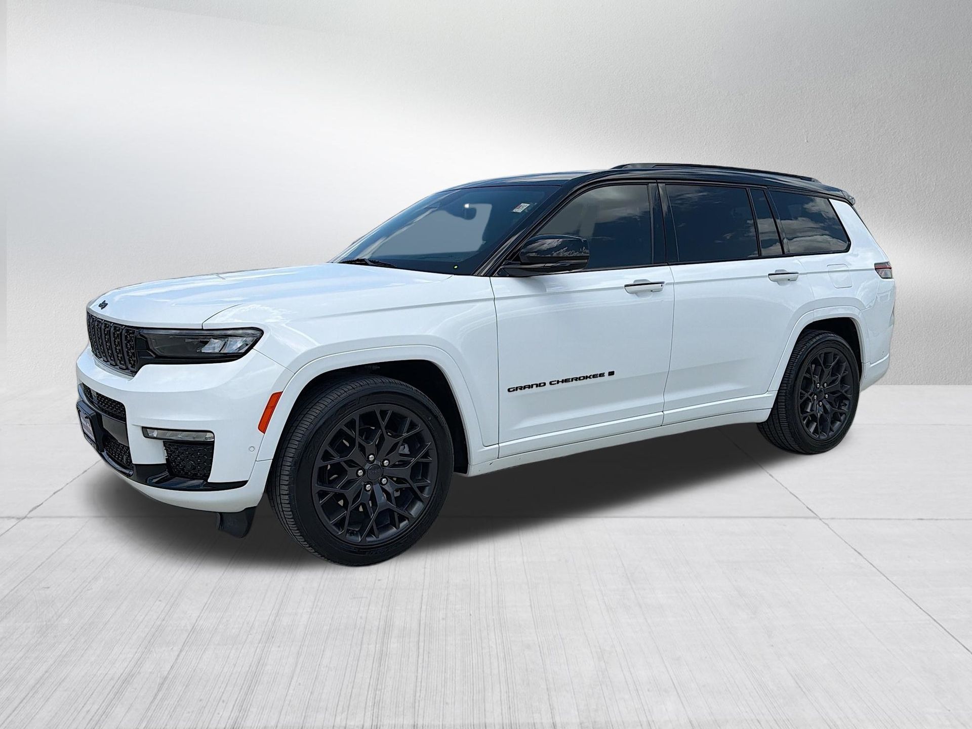 Bright White Clearcoat 2023 Jeep Grand Cherokee L SUV / Crossover Four-Wheel Drive 8-Speed Automatic
