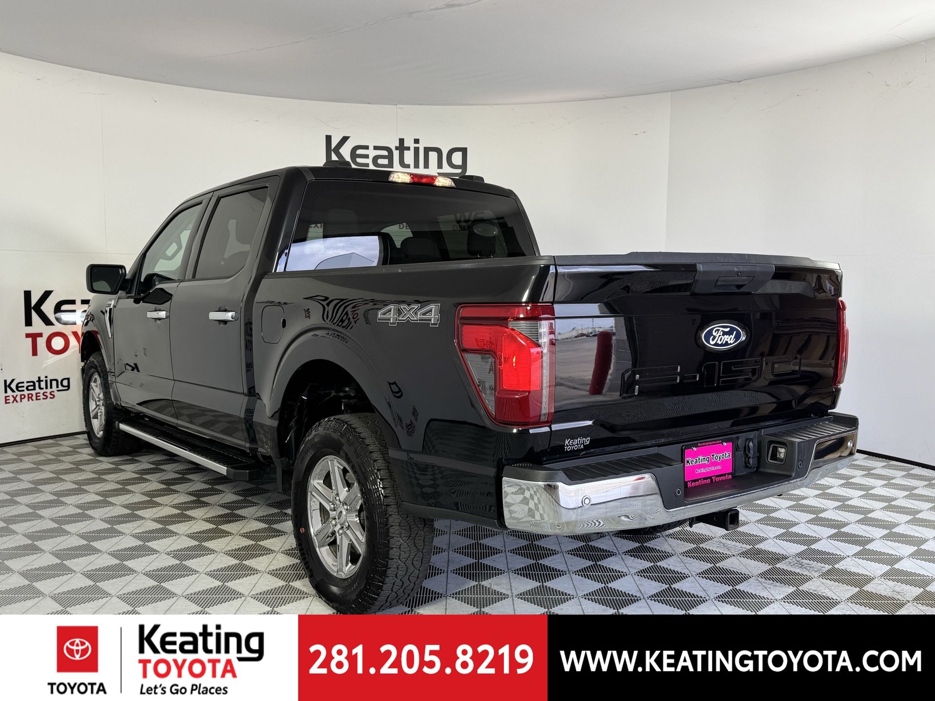 View vehicle photo 7