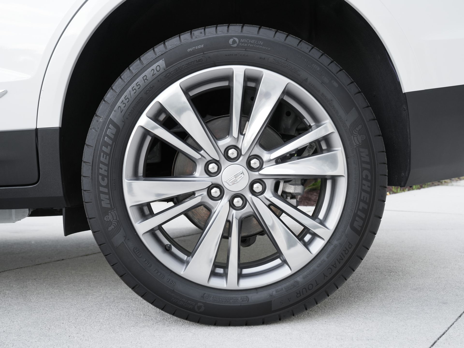 used 2025 Cadillac XT5 car, priced at $40,300