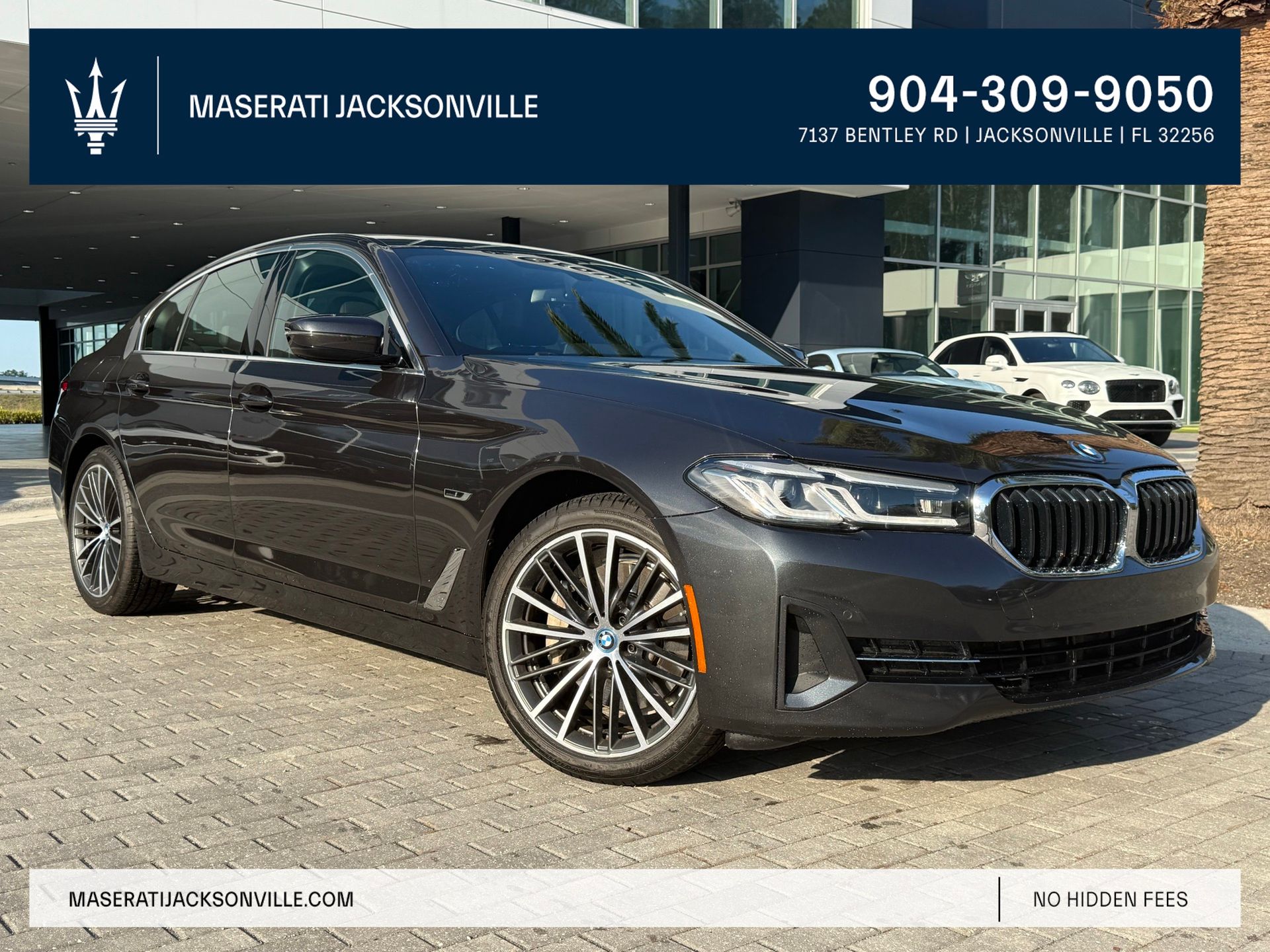 Gray (Dark Graphite Metallic) 2023 BMW 5 Series 530e xDrive Hybrid Plug-in AWD Sedan All-Wheel Drive 8-Speed Automatic