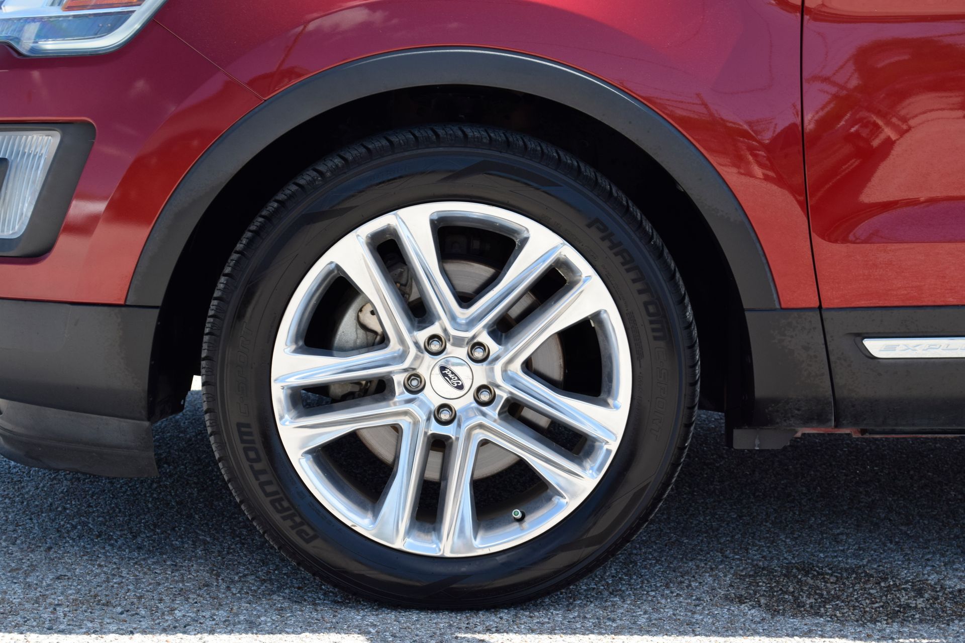 2017 Ford Explorer XLT Red at Autostrade