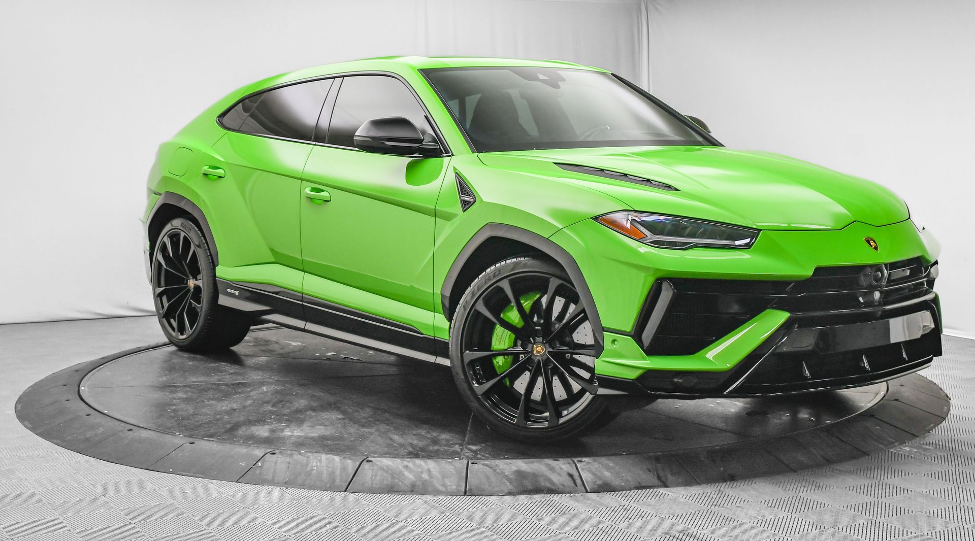 2023 Lamborghini Urus S