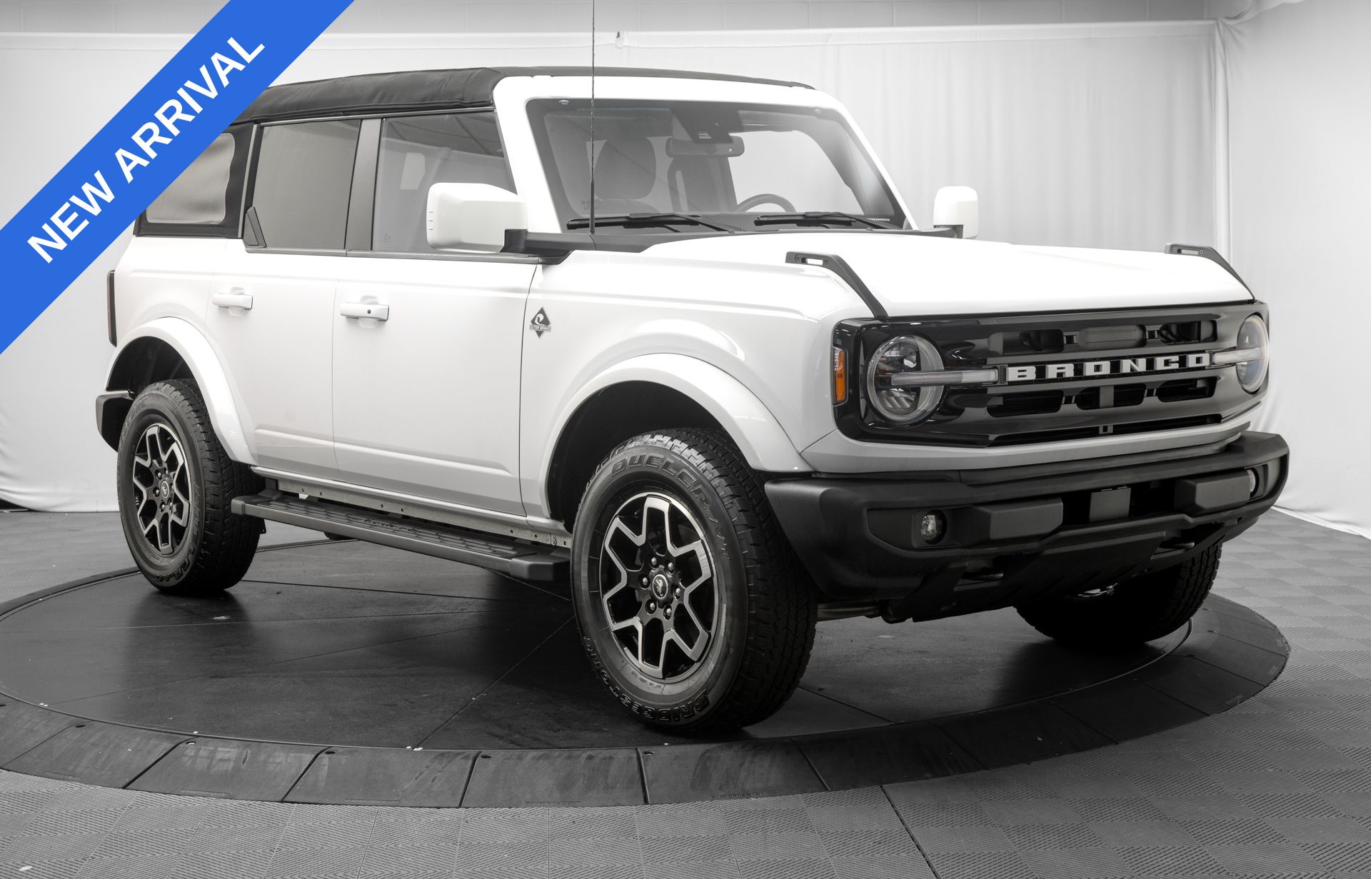 Oxford White 2024 Ford Bronco SUV / Crossover Four-Wheel Drive Automatic