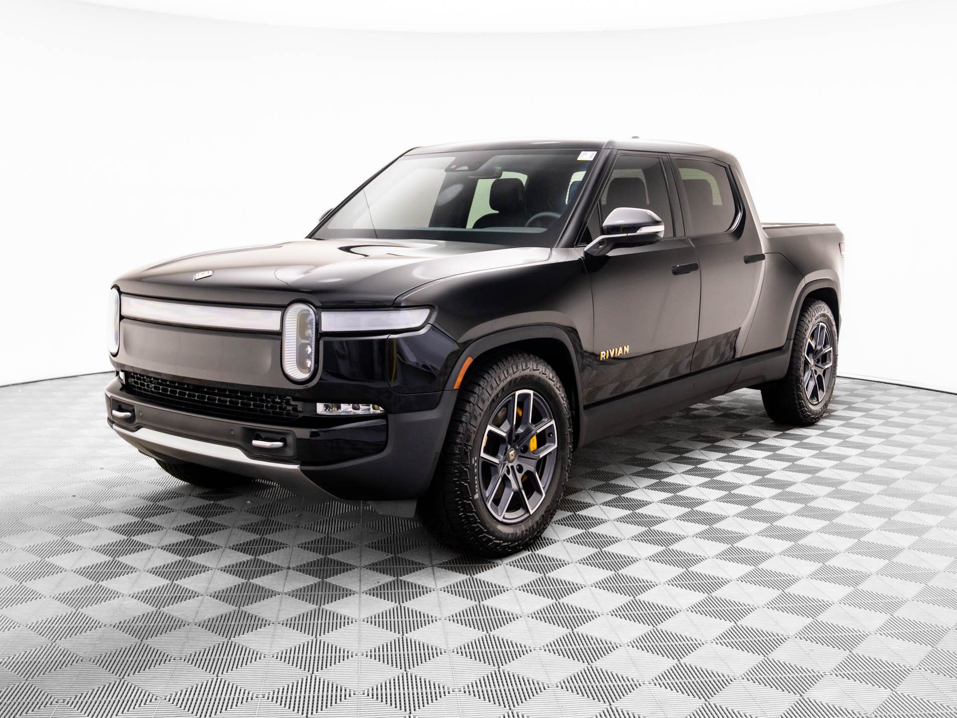 2023 Rivian R1T Adventure Quad Motor Crew Cab AWD