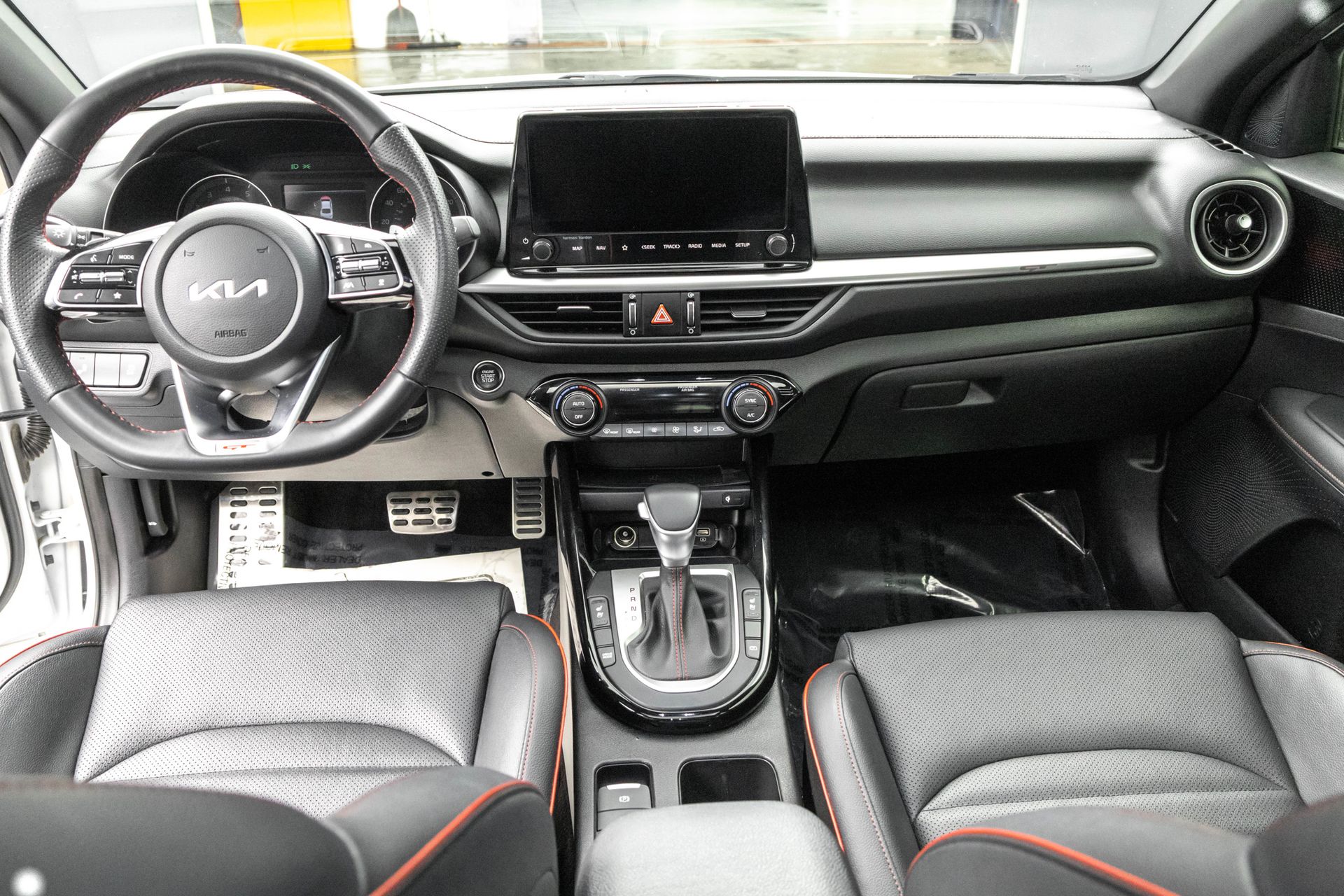 2022 KIA FORTE - Image 32