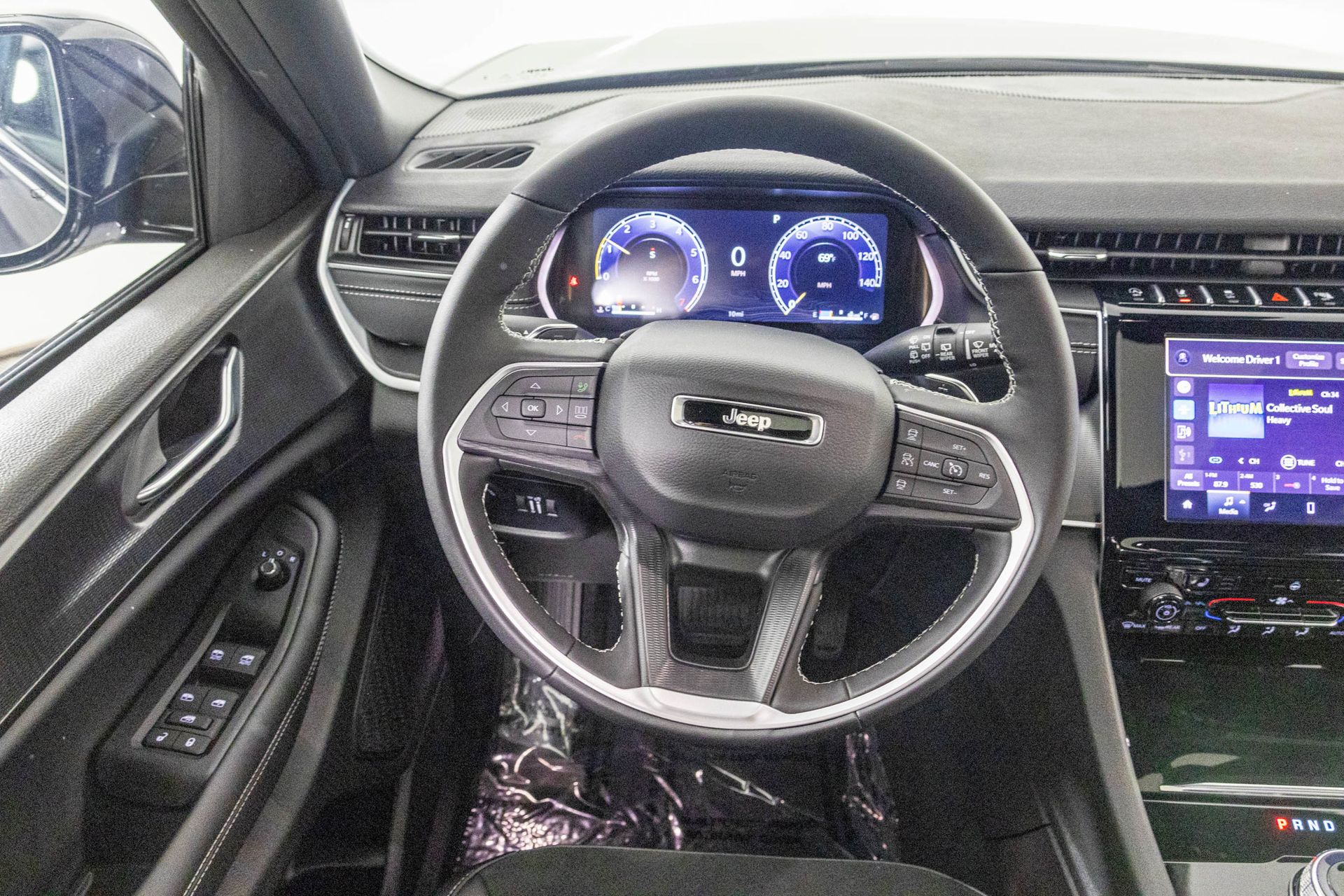 2025 JEEP GRAND CHEROKEE - Image 29