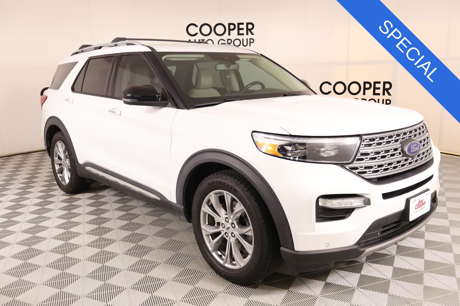 Star White Metallic Tri-Coat 2021 Ford Explorer SUV / Crossover Rear-Wheel Drive Automatic