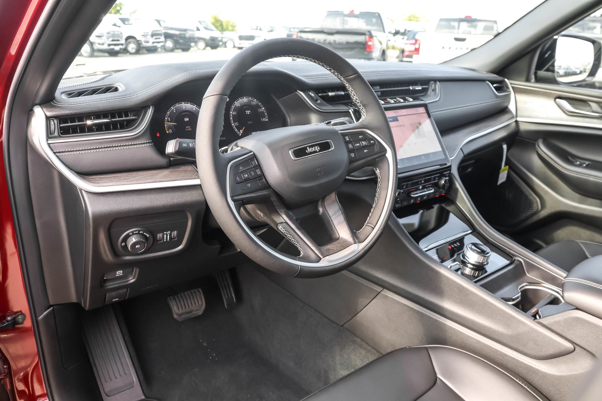 2025 JEEP GRAND CHEROKEE L - Image 5