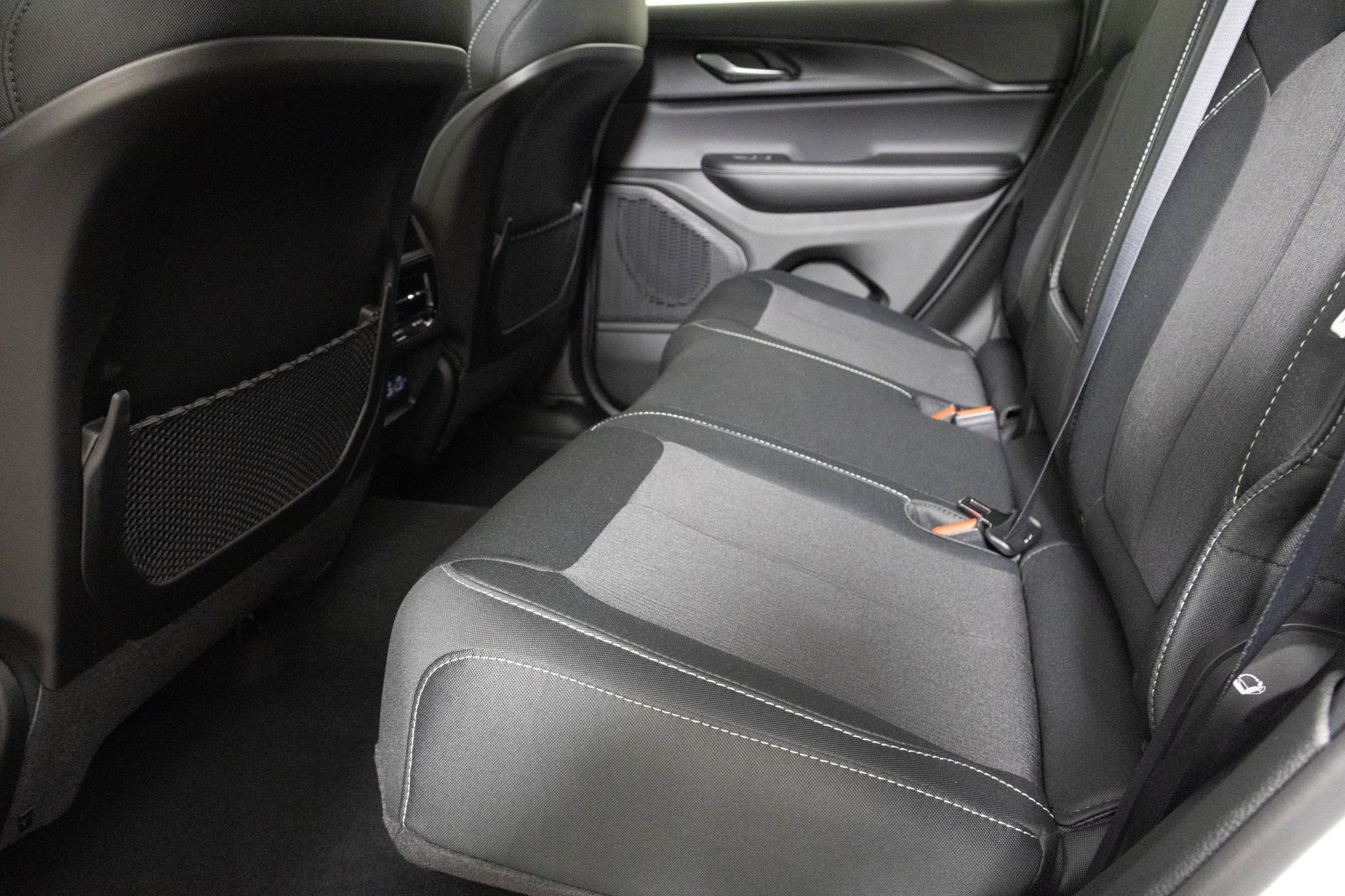 2025 JEEP GRAND CHEROKEE - Image 25