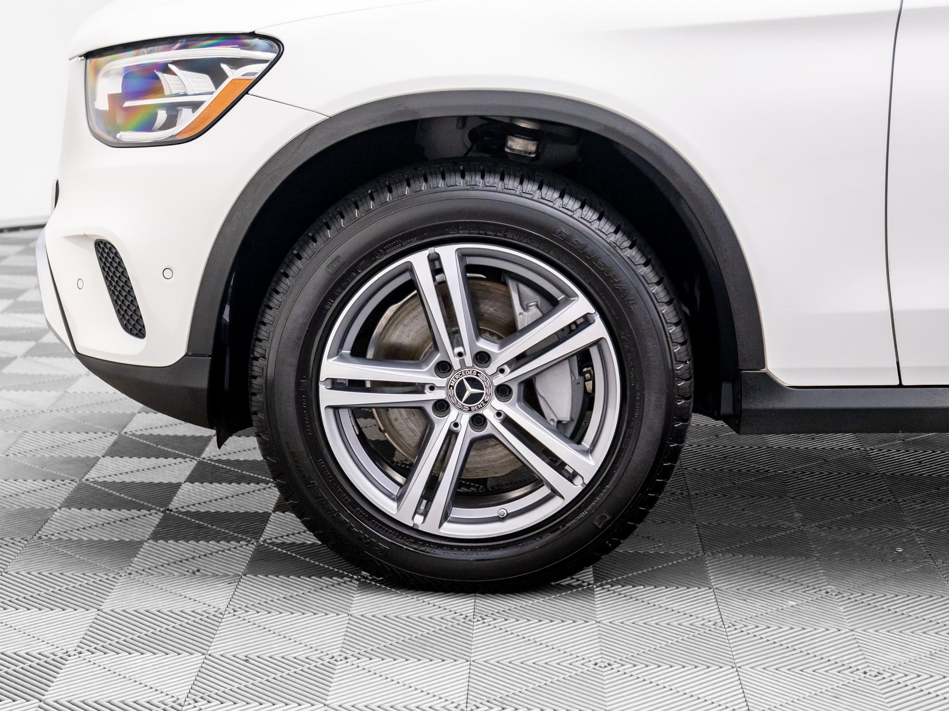 2021 Mercedes-Benz GLC GLC 300 photo
