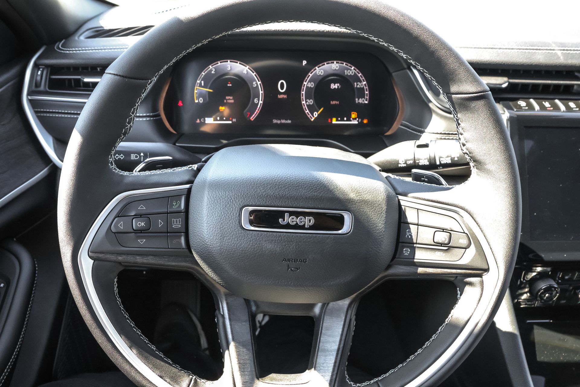 2025 JEEP GRAND CHEROKEE L - Image 23