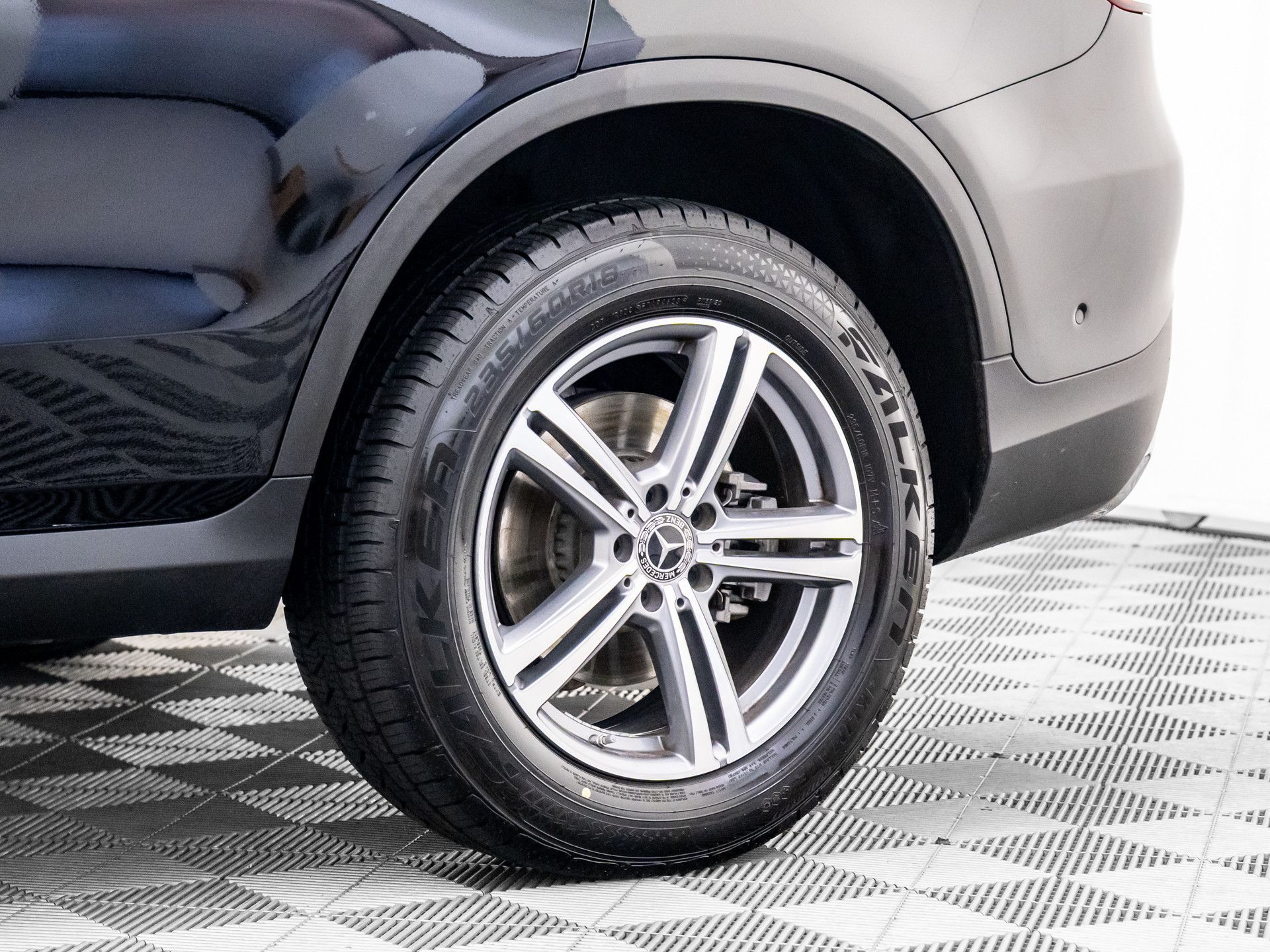 2022 Mercedes-Benz GLC GLC 300 photo