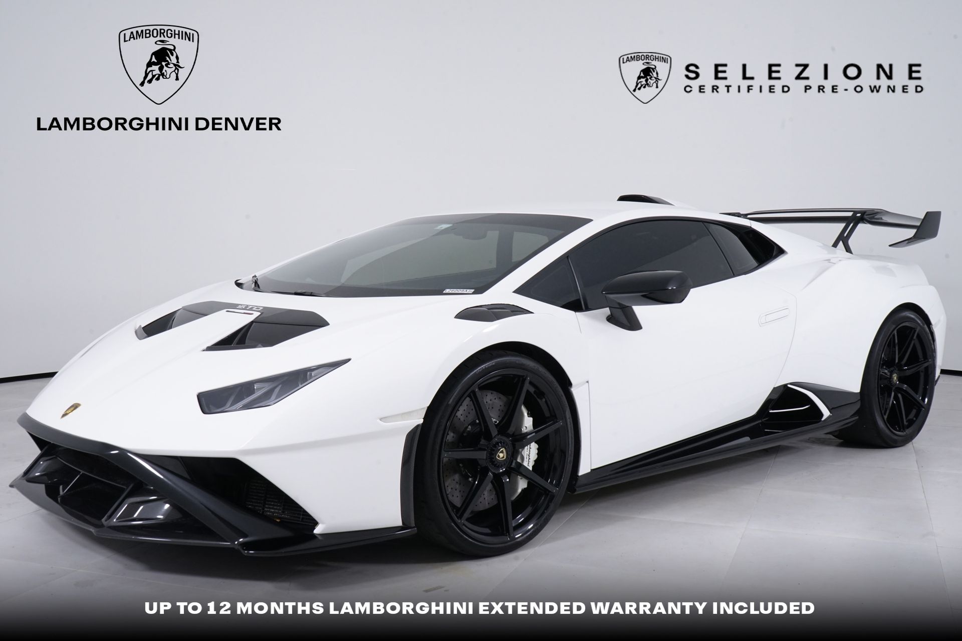 Bianco Monocerus Metallic 2023 Lamborghini Huracan Coupe Rear-Wheel Drive 7-Speed Manual
