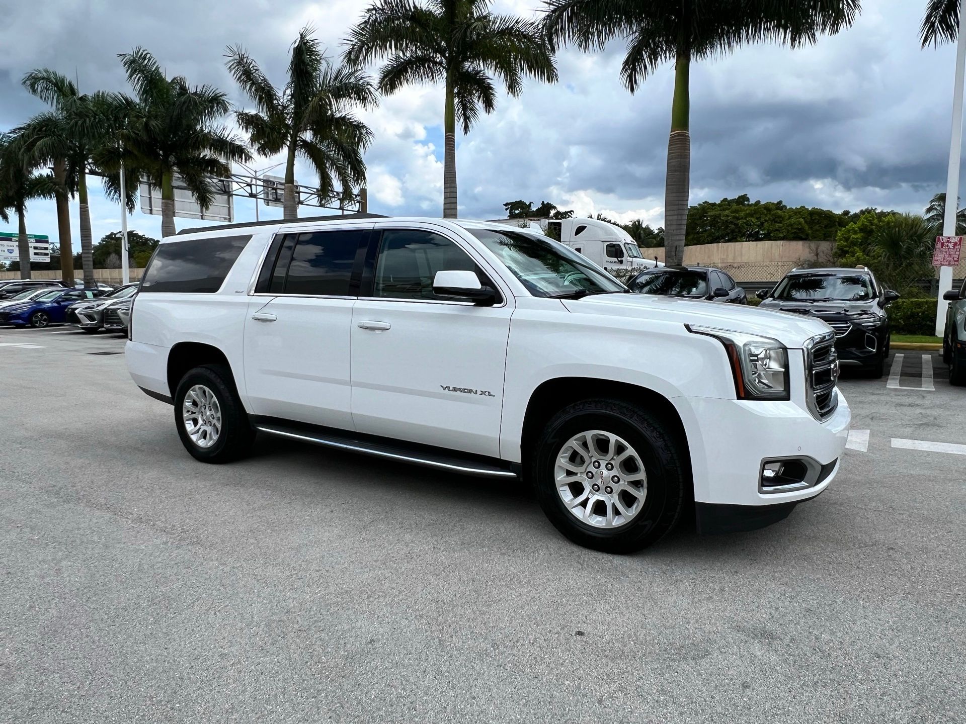 2016 GMC Yukon XL SLT 24