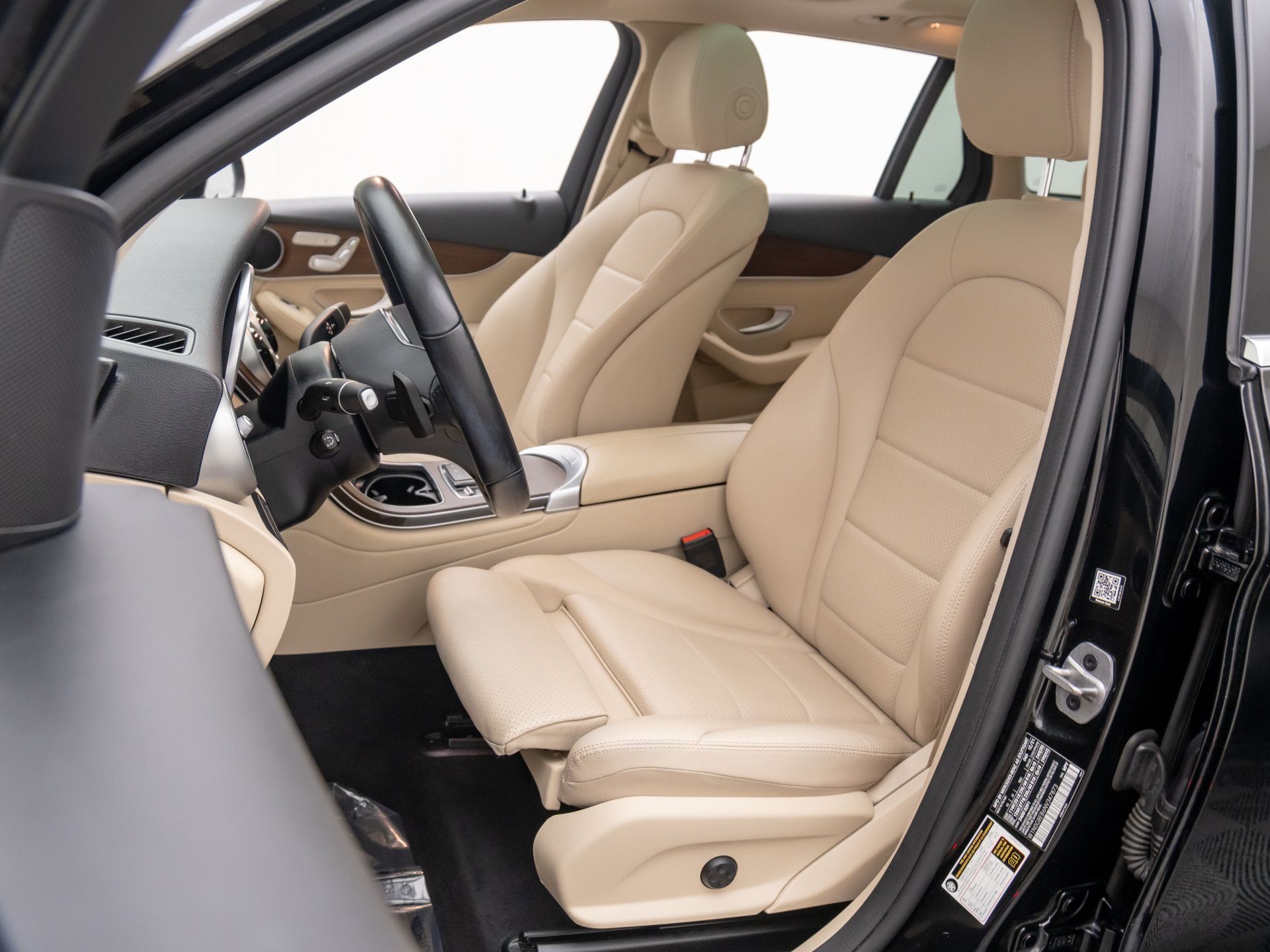 2022 Mercedes-Benz GLC GLC 300 photo