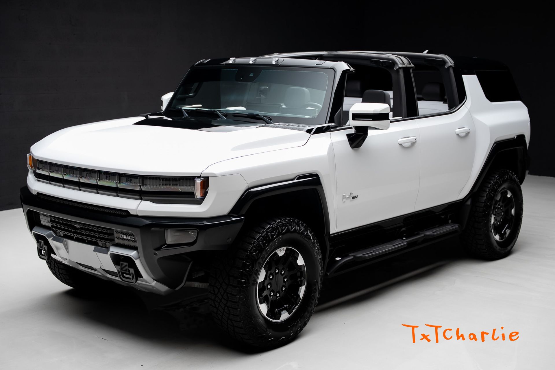 Interstellar White 2024 GMC Hummer EV SUV 2X AWD SUV / Crossover All-Wheel Drive 1-Speed Automatic
