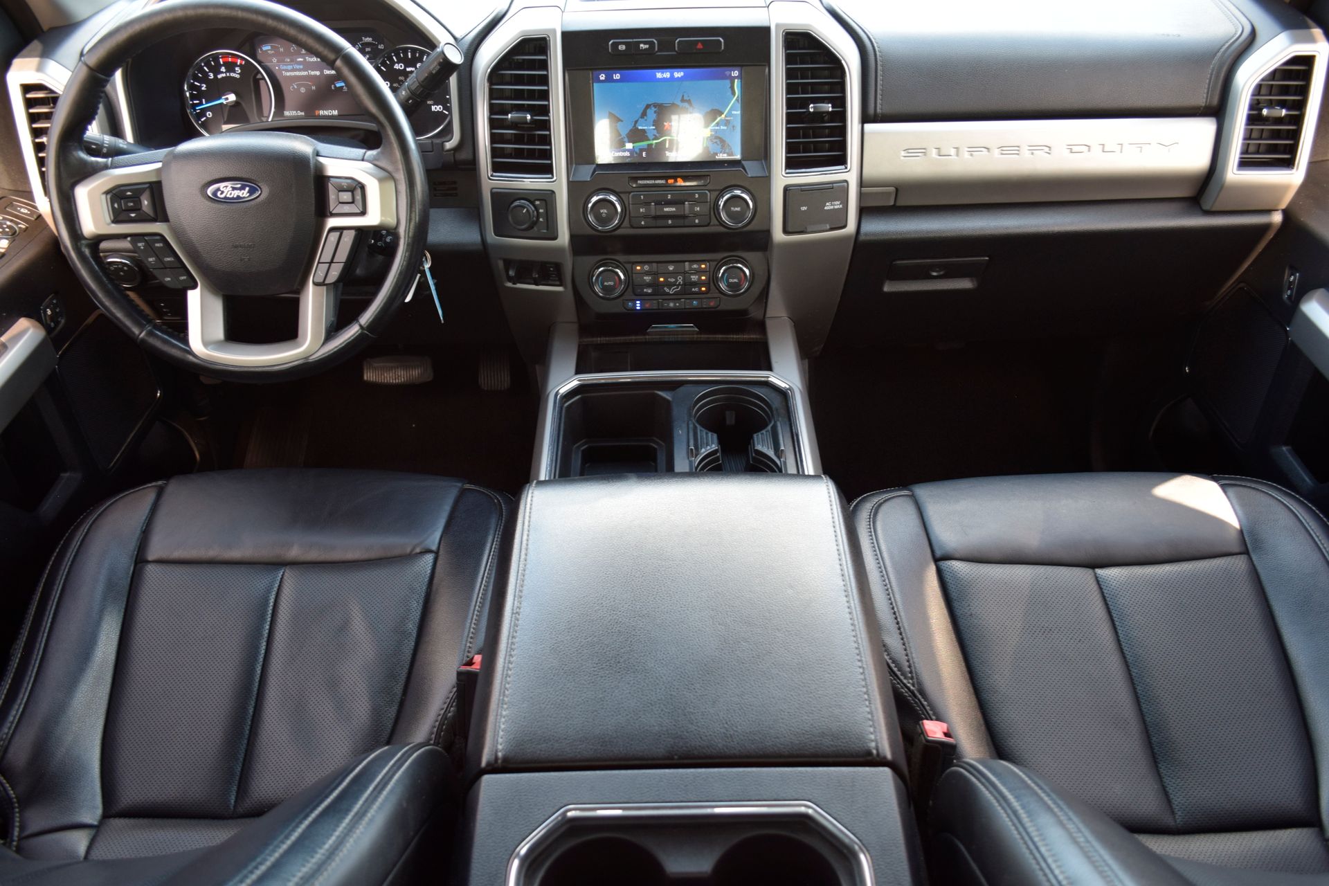 2021 Ford F-250SD Lariat White at Autostrade