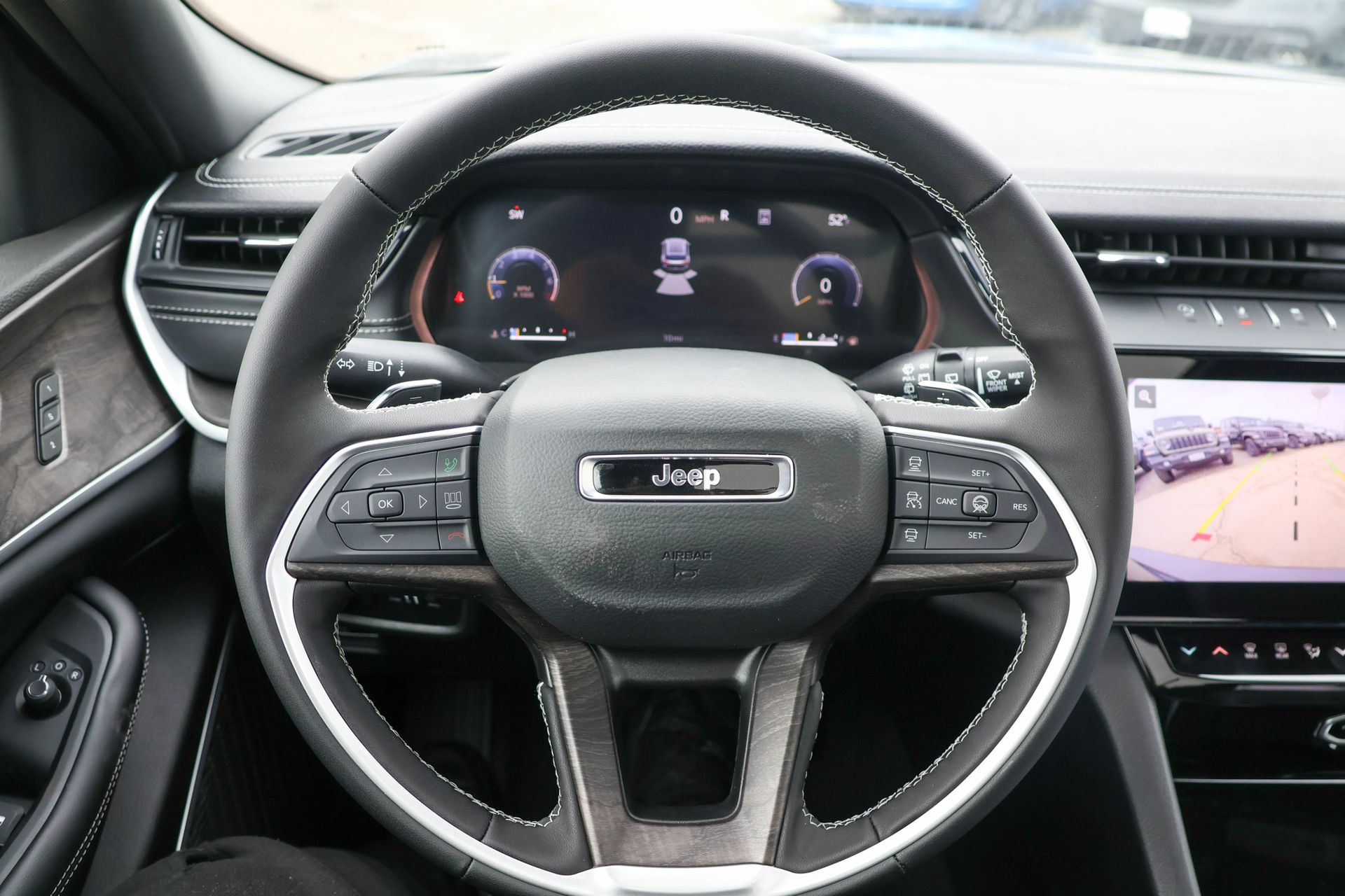 2026 JEEP GRAND CHEROKEE L - Image 30