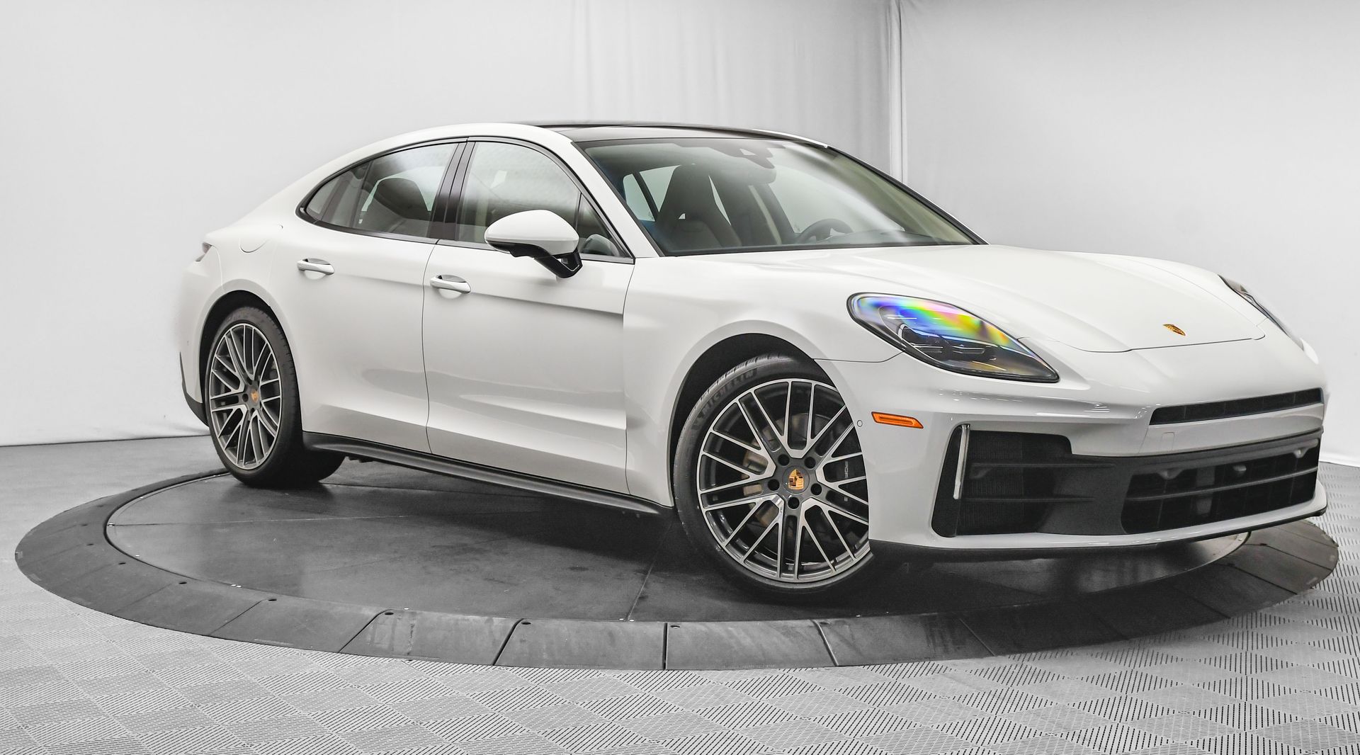 2025 Porsche Panamera 4