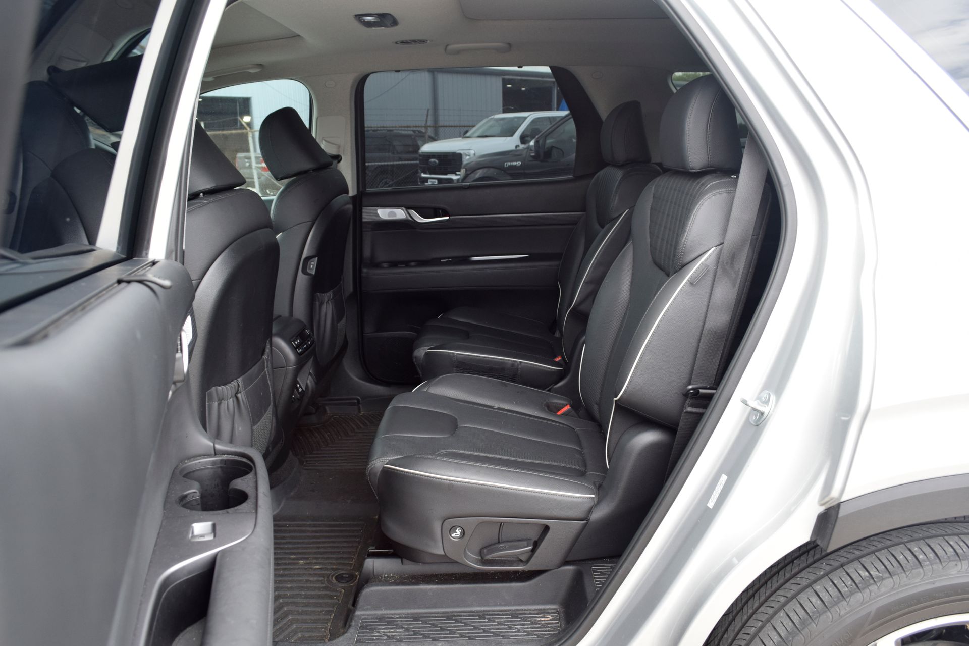 2023 Hyundai Palisade Limited Silver at Shottenkirk Kia Fort Bend