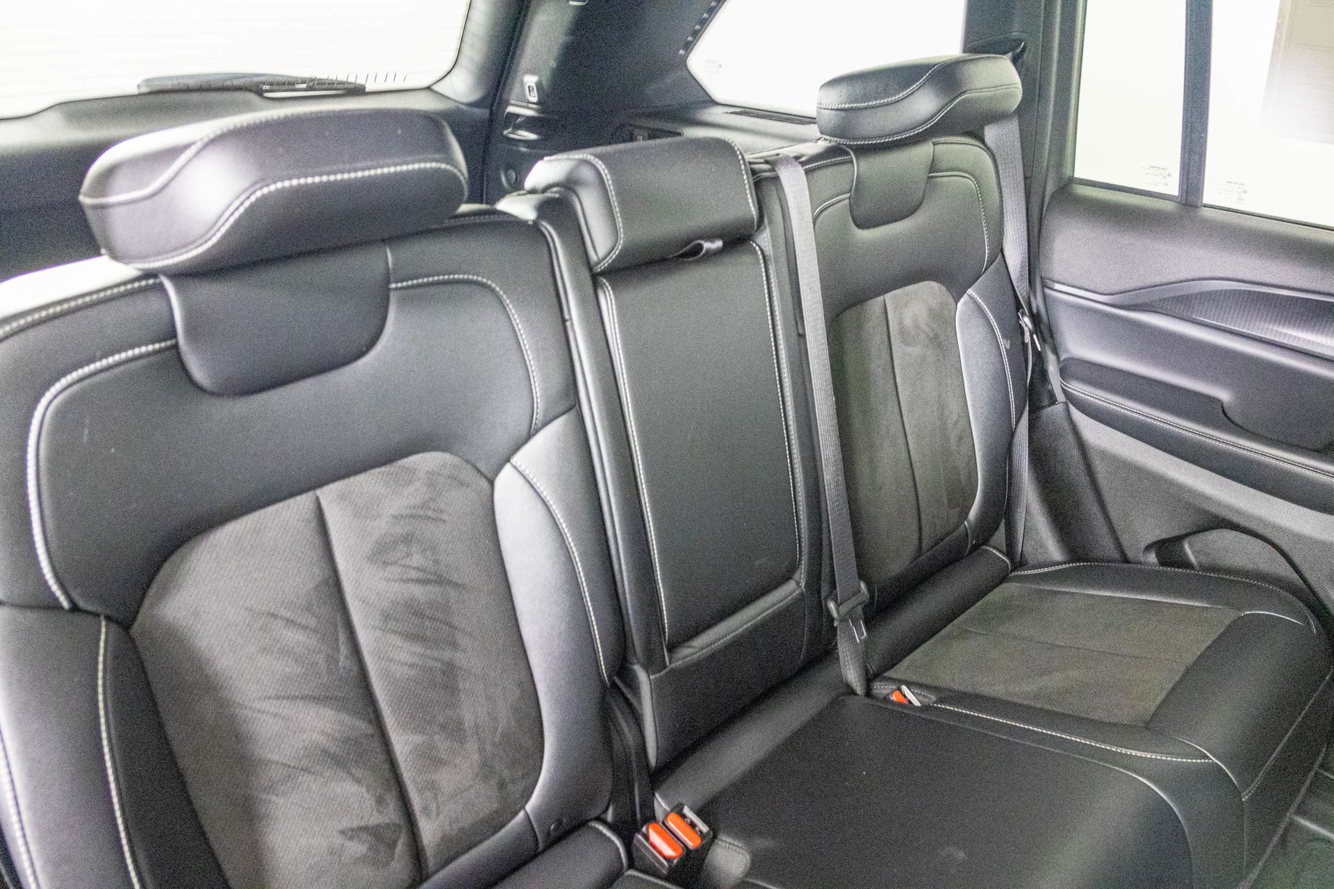 2023 JEEP GRAND CHEROKEE - Image 42