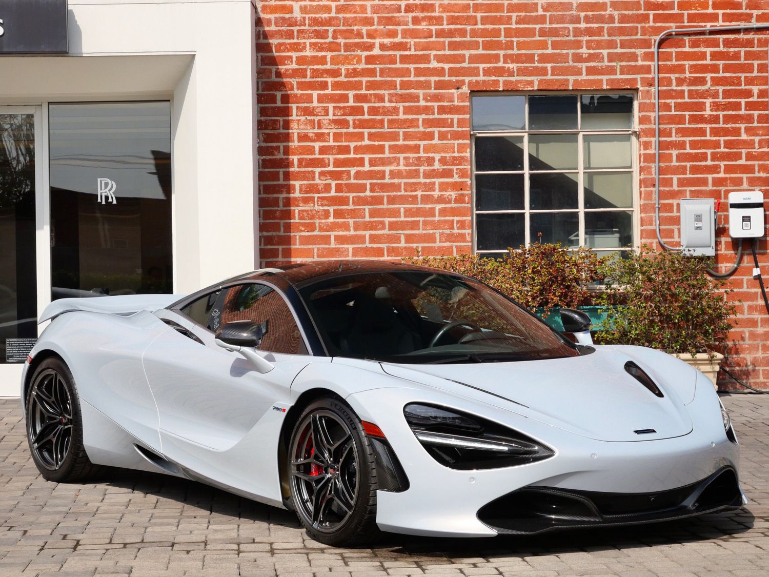 Glacier White 2018 McLaren 720S Coupe Rear-Wheel Drive 7-Speed Automatic