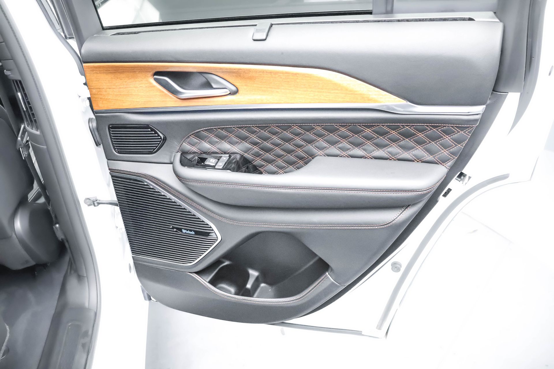 2022 JEEP GRAND CHEROKEE - Image 31