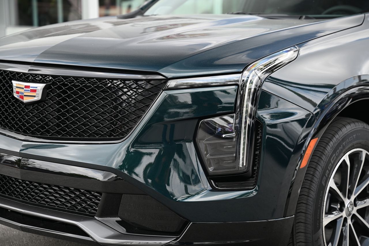 2024 Cadillac XT4 Sport 10