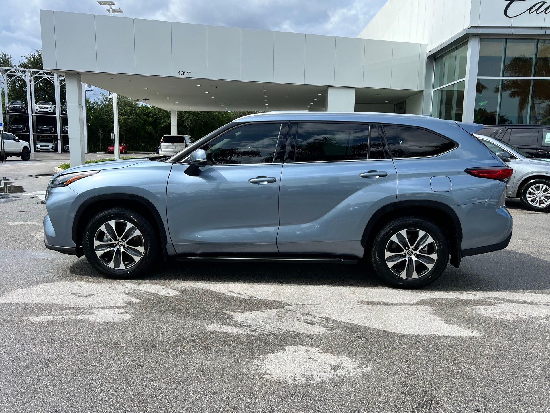 2022 Toyota Highlander XLE 27