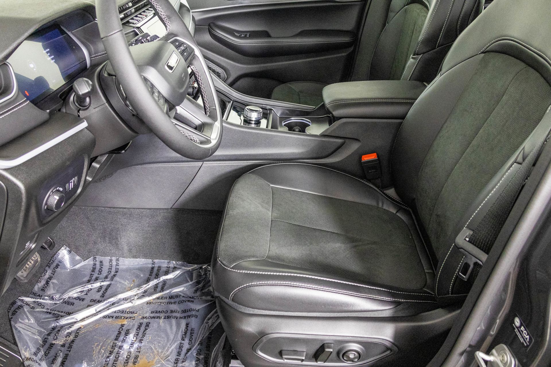 2025 JEEP GRAND CHEROKEE - Image 16