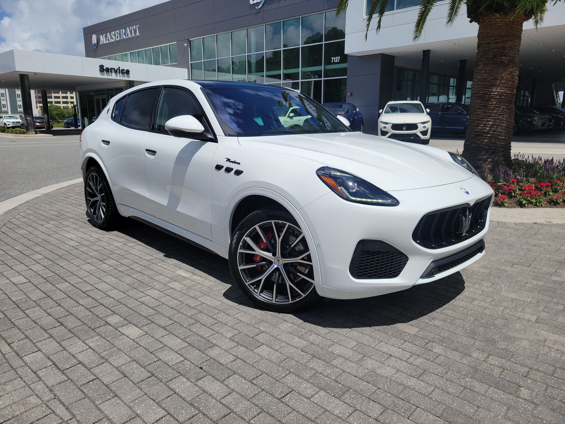 Bianco 2026 Maserati Grecale SUV / Crossover All-Wheel Drive 8-Speed Automatic