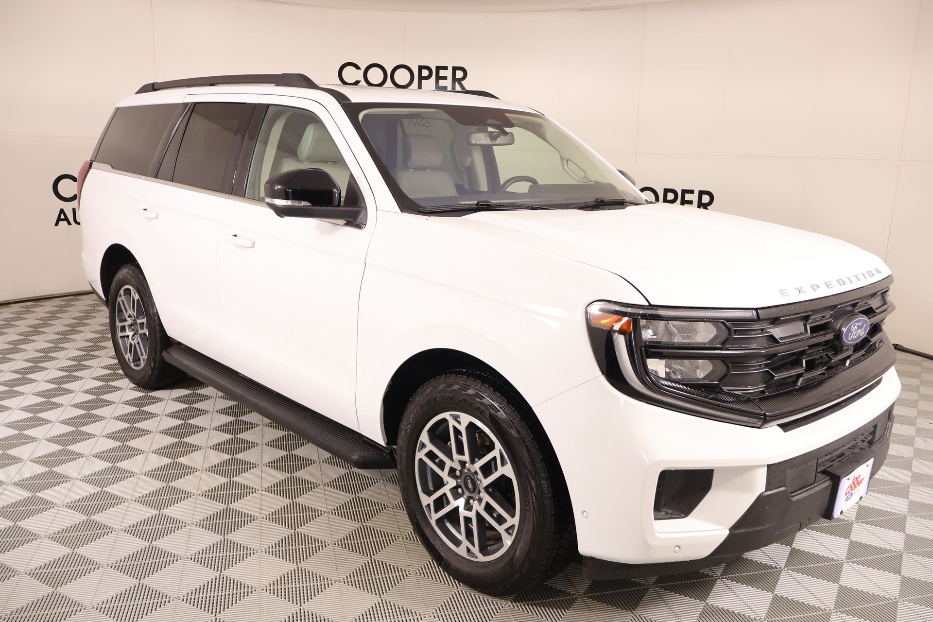 Oxford White 2025 Ford Expedition SUV / Crossover Four-Wheel Drive Automatic