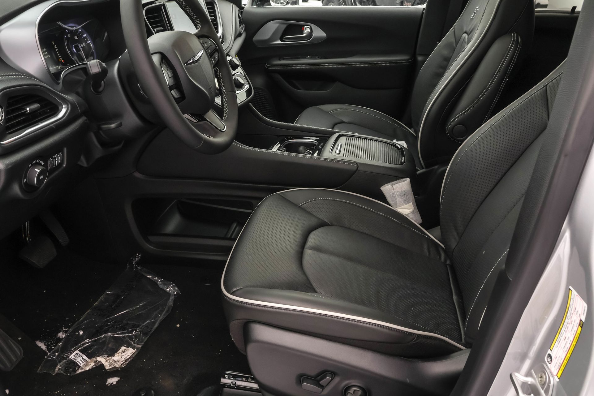 2026 CHRYSLER PACIFICA - Image 4