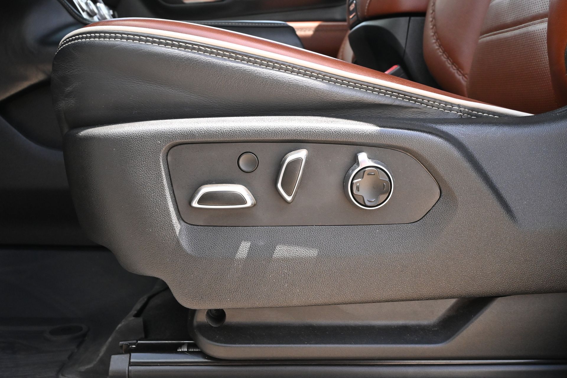2023 GMC Yukon Denali Ultimate White at Classic Elite Chevrolet Hwy 6