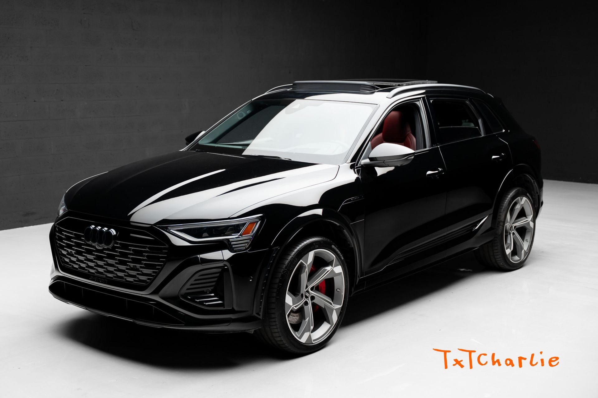 Black Metallic 2024 Audi SQ8 e-tron quattro Prestige AWD SUV / Crossover All-Wheel Drive Automatic