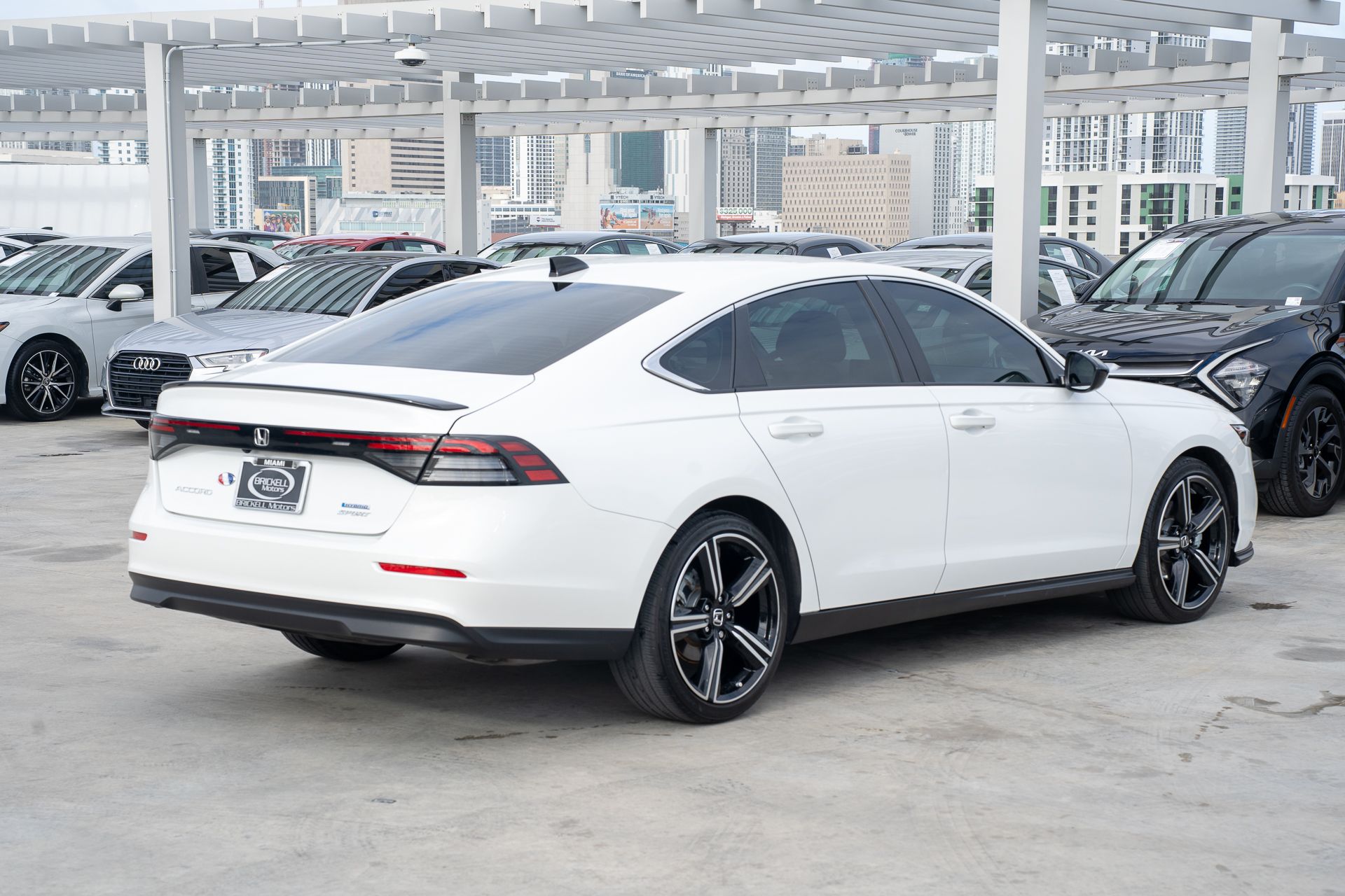 View vehicle photo 6