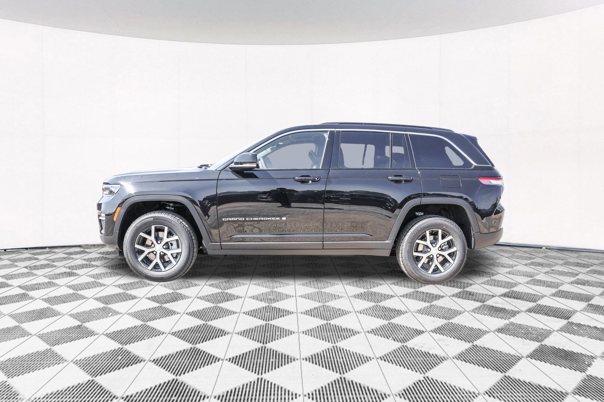 2025 JEEP GRAND CHEROKEE - Image 8