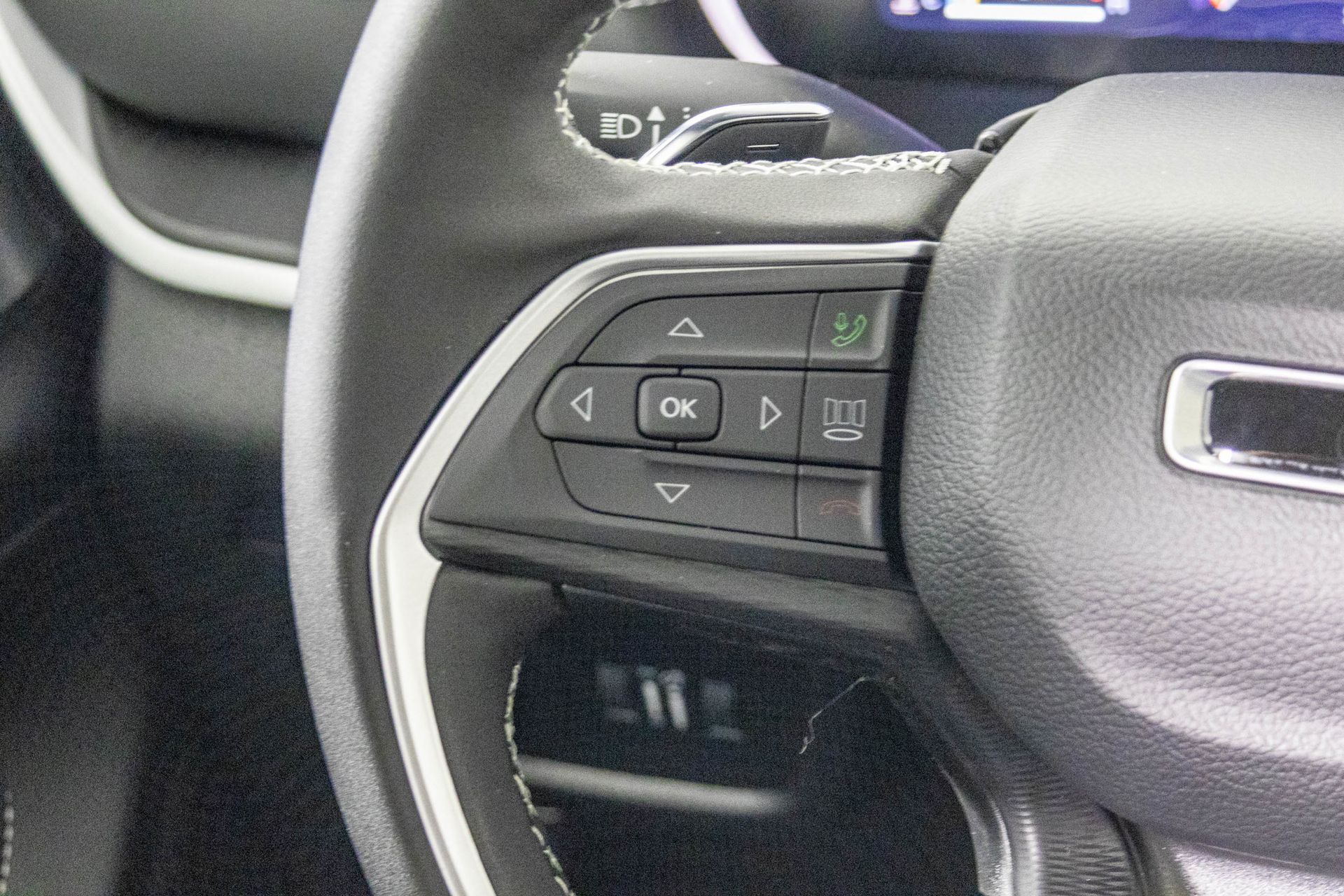 2025 JEEP GRAND CHEROKEE - Image 30