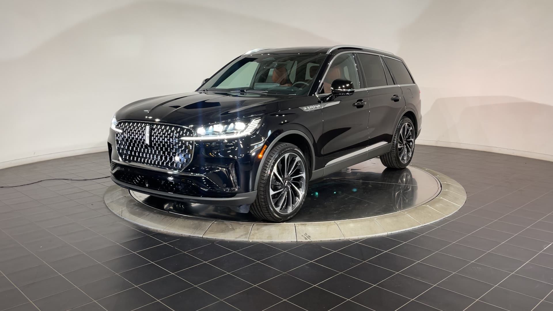 2025 Lincoln Aviator Reserve photo 3