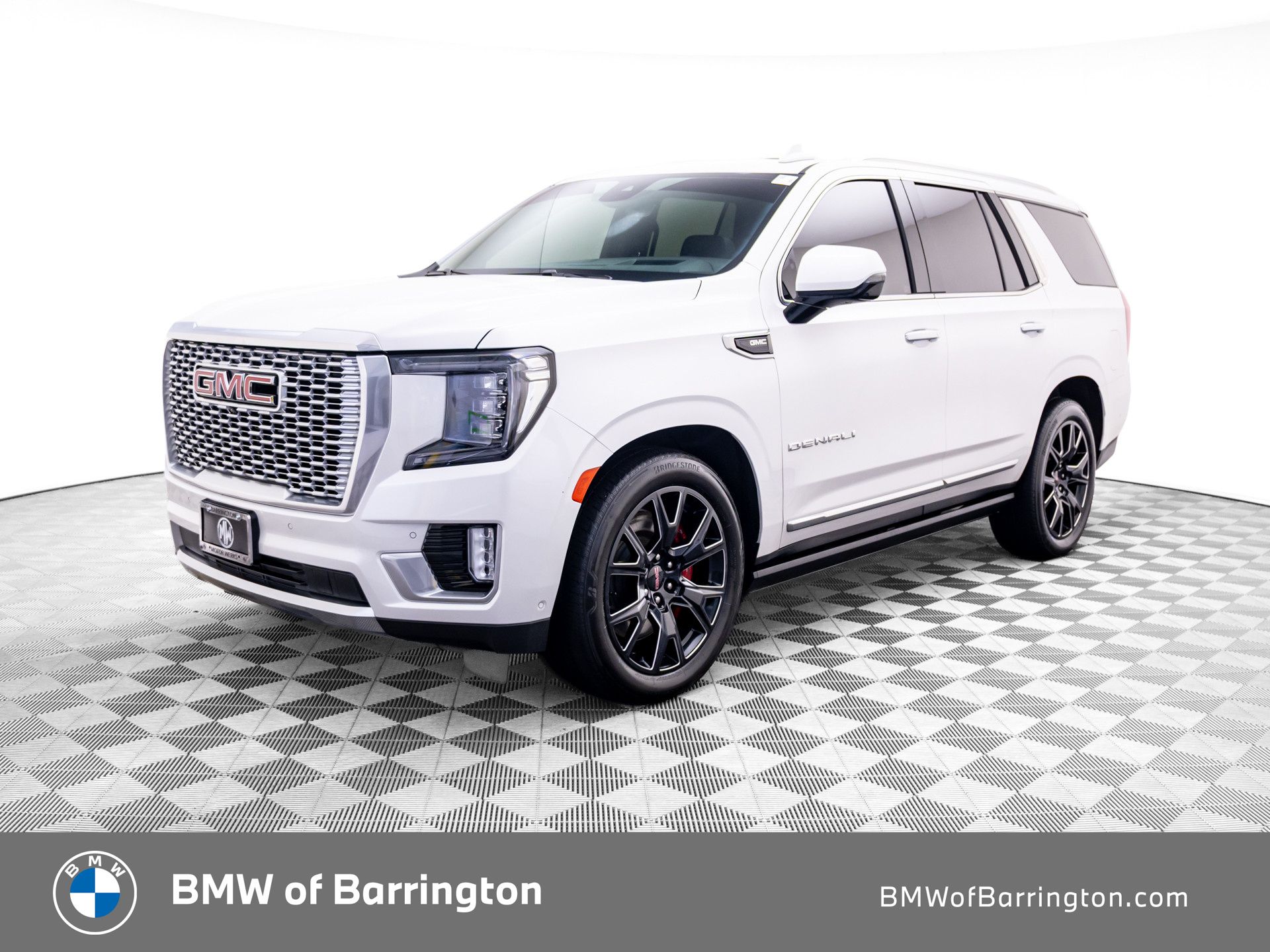 White Frost Tricoat 2024 GMC Yukon SUV / Crossover Four-Wheel Drive 