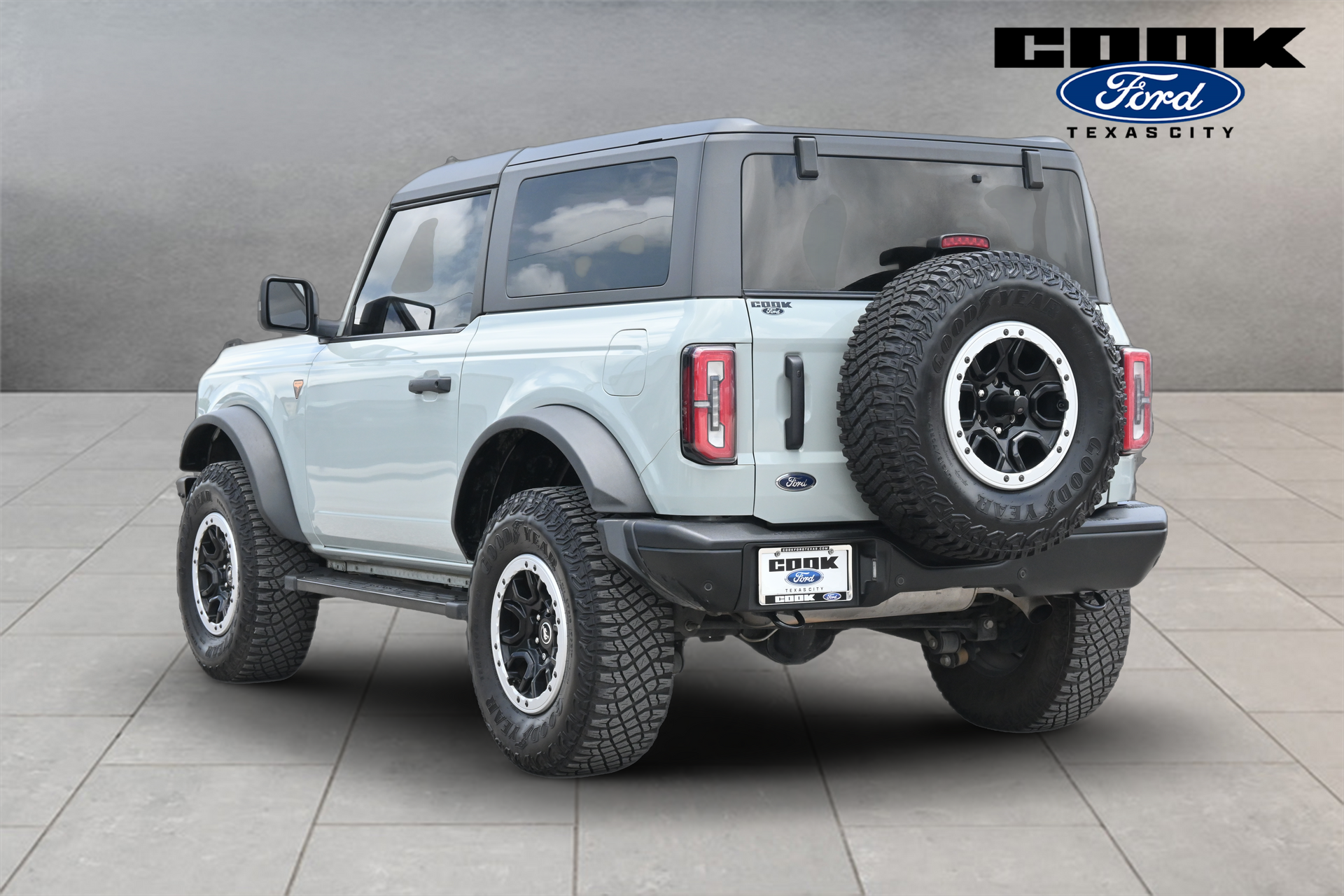 2023 Ford Bronco Badlands Gray at Shottenkirk Kia Fort Bend
